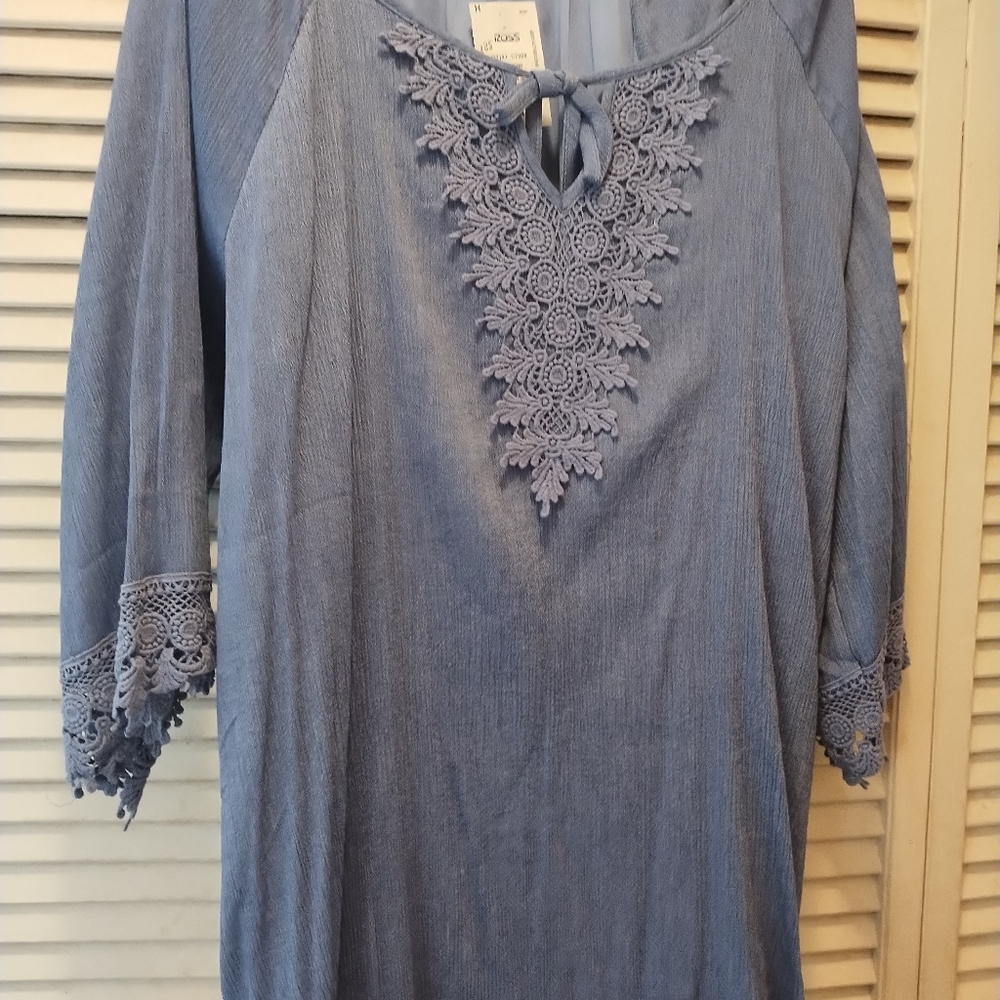 Dress - Picture 8 of 10